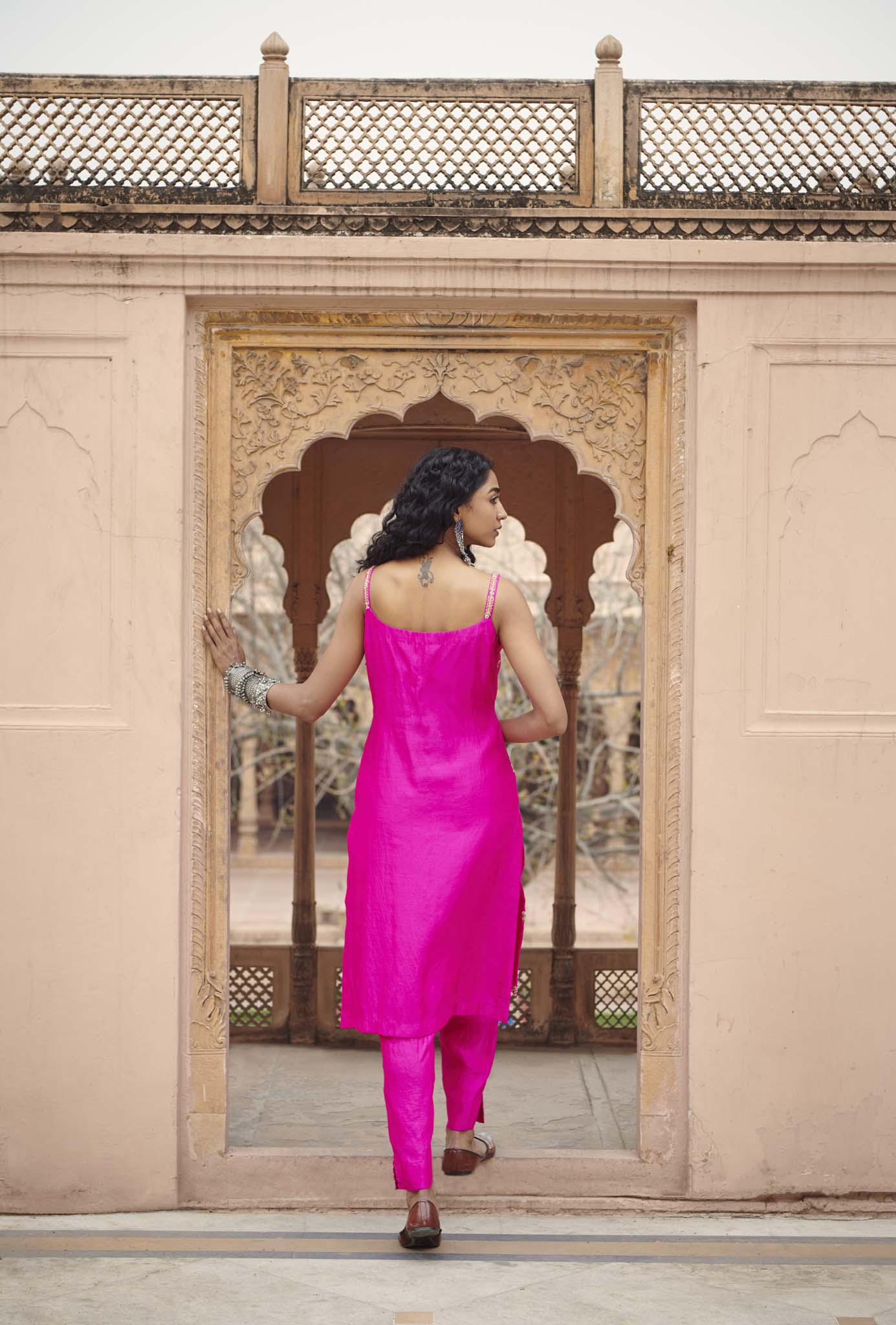 Pink Sleeveless Chandbali Suit