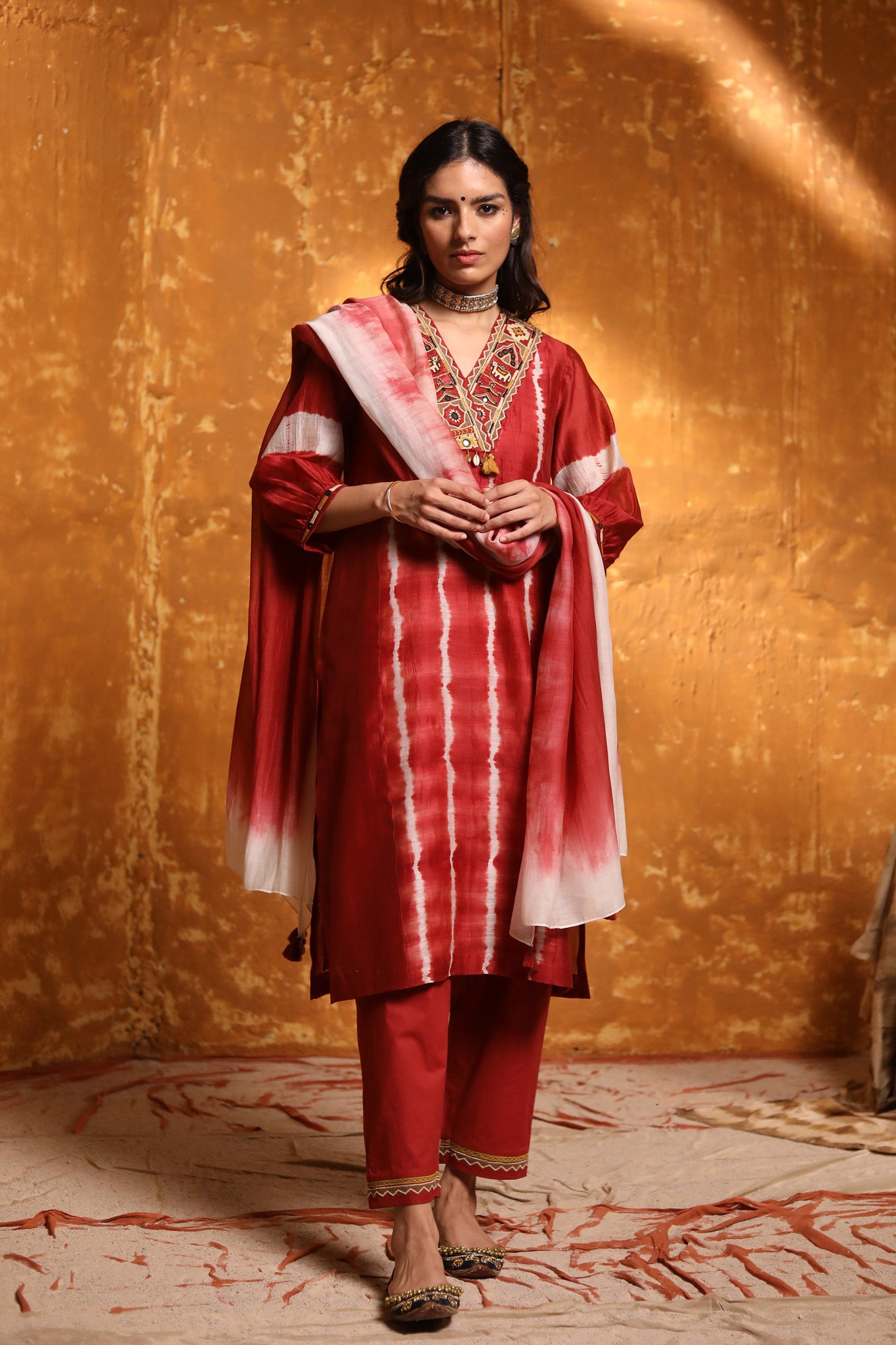 Maroon V-Neck Tie Dye Kurta With Pant & Dupatta